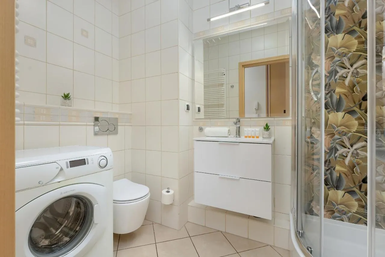 Spacious Apartment Near The Vistula River By Noclegi Renters Warschau Polen